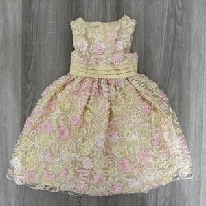 American Princess Dress Ivory And Pink 3D Floral Rosettes And Sequins Size 6.